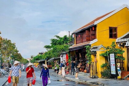 Hoi An Cooking Class with River Cruise