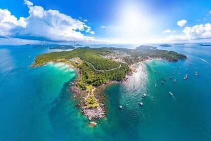 Phu Quoc Twin Island Escape: A Scenic Boat Journey