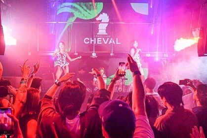 Osaka Dotonbori: CHEVAL Nightclub Ticket & Drinks (Foreign Only)