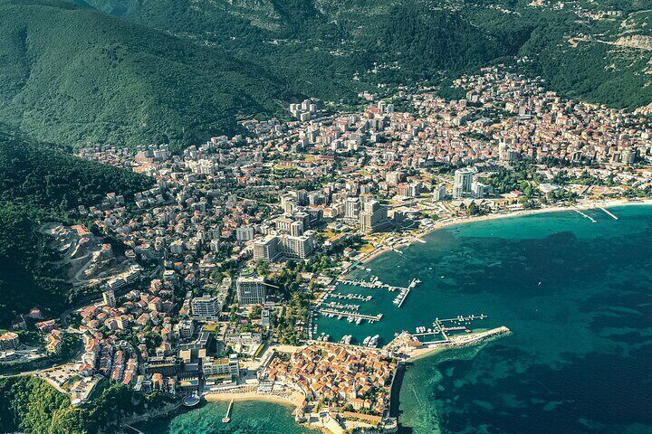 Budva and Sveti Shore Excursion with German Guide 