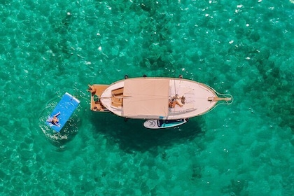 Private Boat Charter in Mallorca on Classic Llaüt ‘Fenicia’
