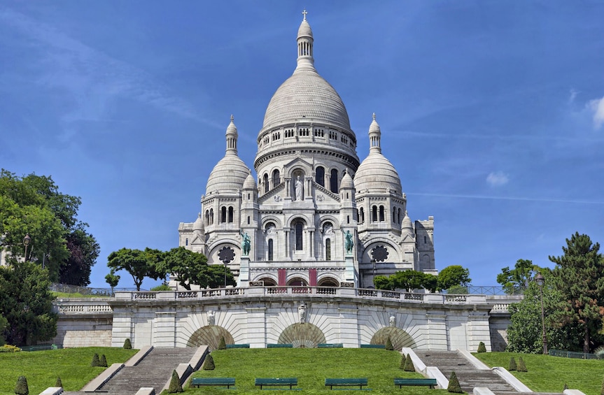 Montmartre Walking Tour: Paris' Best Art, Culture and Food