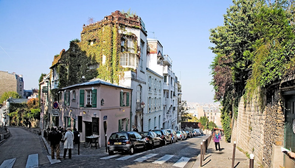 Montmartre Walking Tour: Paris' Best Art, Culture and Food