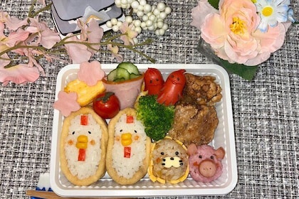 Tokyo : Cute Character bento making experience. Kyaraben workshop