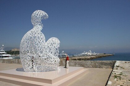Private Tour to Antibes and Grasse for 4 Hours