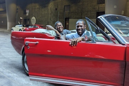 Private Tour Downtown to the Hollywood Sign in a 1965 Mustang