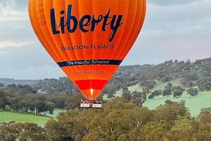 Ballooning in Yarra Valley with Breakfast