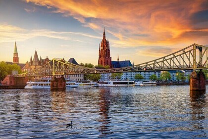 Frankfurt Airport Pickup and 1 Hour City Sightseeing Tour