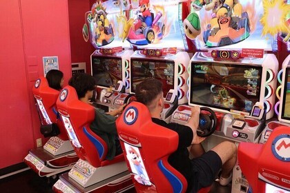Akihabara Tour with Vintage Gaming Anime and Gachapon Experience