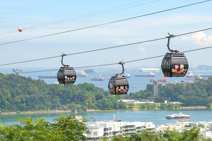Enjoy an amazing cable car ride in Singapore with stunning views