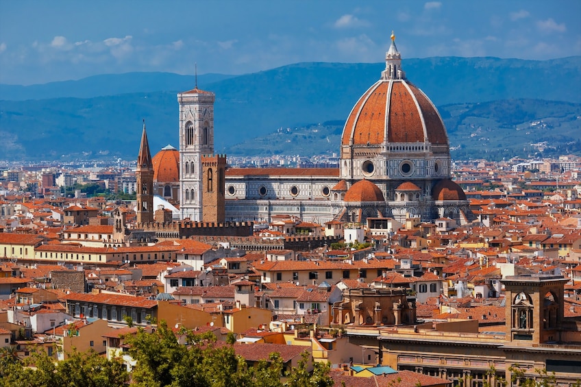 Skip-the-Line Duomo: Priority-Access 30-Minute Guided Tour