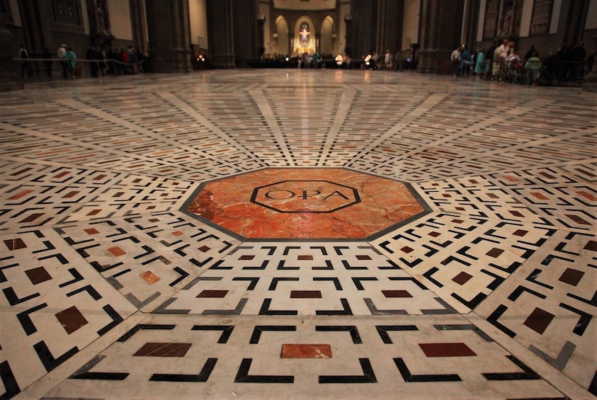 Skip-the-Line Duomo: Priority-Access 30-Minute Guided Tour