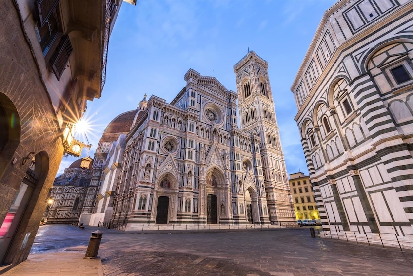 Skip-the-Line Duomo: Priority-Access 30-Minute Guided Tour