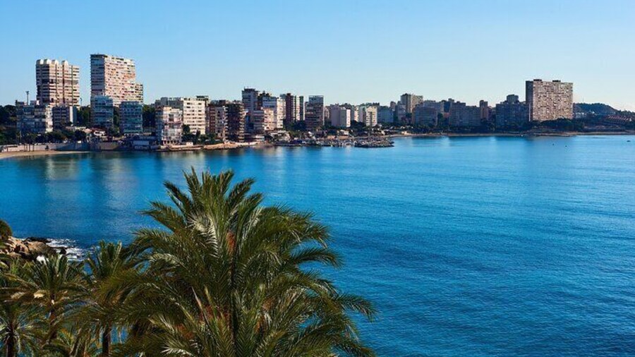 Alicante Private Transfer & 1-Hour City Tour Combo