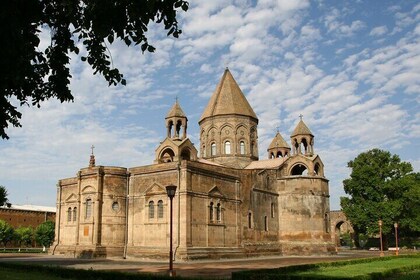 Discover Armenia from Tbilisi 2 days Yerevan and Tour plus Hotel