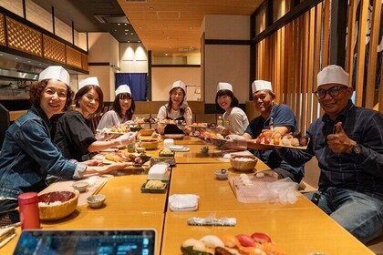 Sushi Making Class and Tasting Experience in Ginza