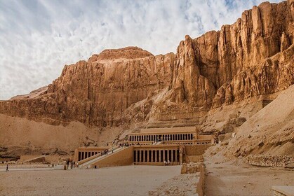 2 Nights Nile cruise from Aswan to Luxor -Abu Simbel, and Balloon