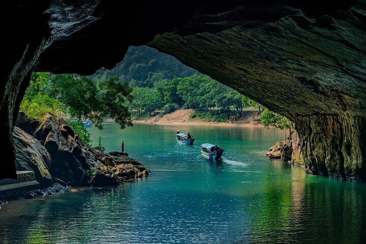 Discover Phong Nha Caves with overnight bus or train from Hanoi