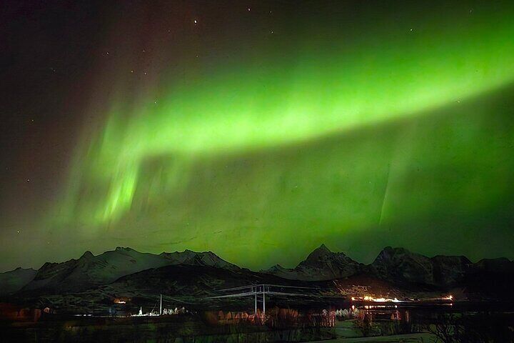 EN Snowshoeing in Lofoten with French Guide