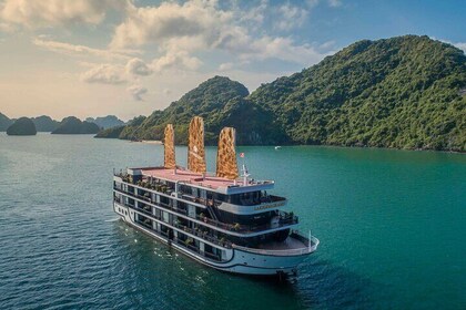 La Regina Cruise 2D1N Halong & Lan Ha Bay Tour with Local Cuisine