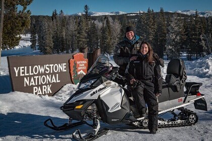 Yellowstone Grand Canyon Full Day Snowmobile Tour