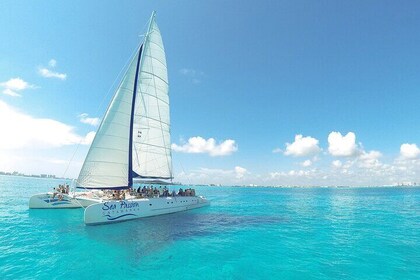 Isla Mujeres Catamaran Adventure Snorkeling Spinnaker and Lunch
