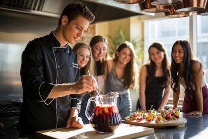 Tapas & Sangria Workshop with Craft Beer Pairing in Barcelona