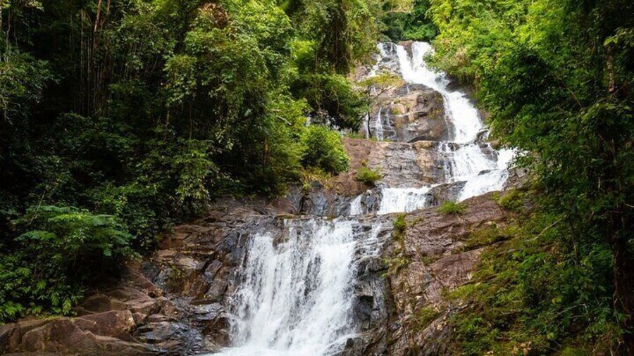 Private Day Trip from Phuket to Khao Lak and Waterfalls