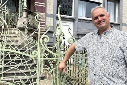 Art Nouveau Half-Day Tour with Chocolate Tasting in Brussels