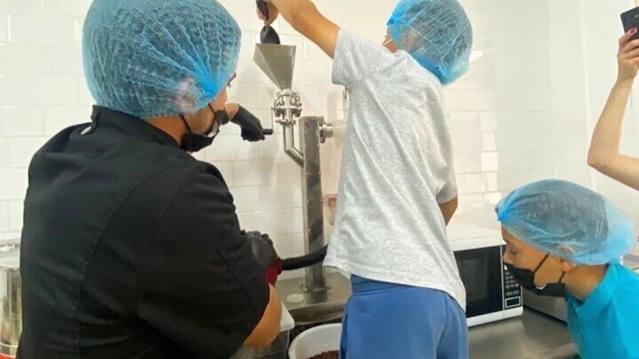 Learn about Panama cocoa and create your own chocolate bar