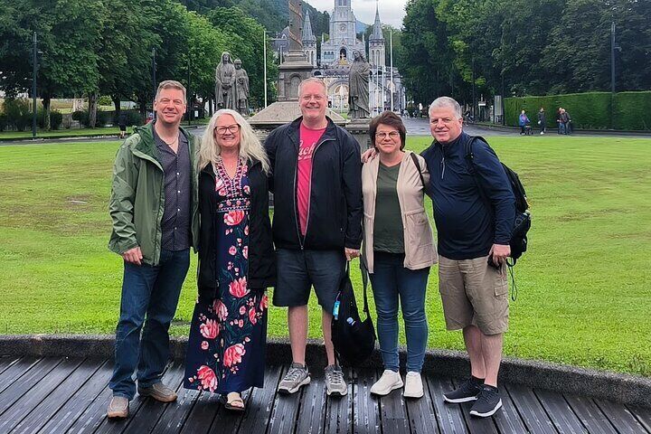 Experience Lourdes with a private tour and comfortable transport 