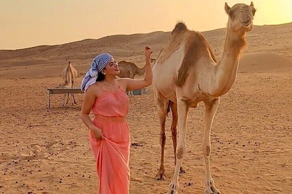 Hoogtepunten van Oman: Wahiba Sands Desert & Wadi Bani Khalid Tour