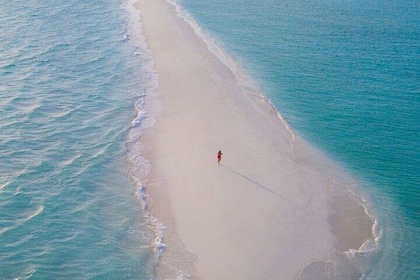 Semi Private Speedboat Abo Munkar Island & Water Sport–Hurghada