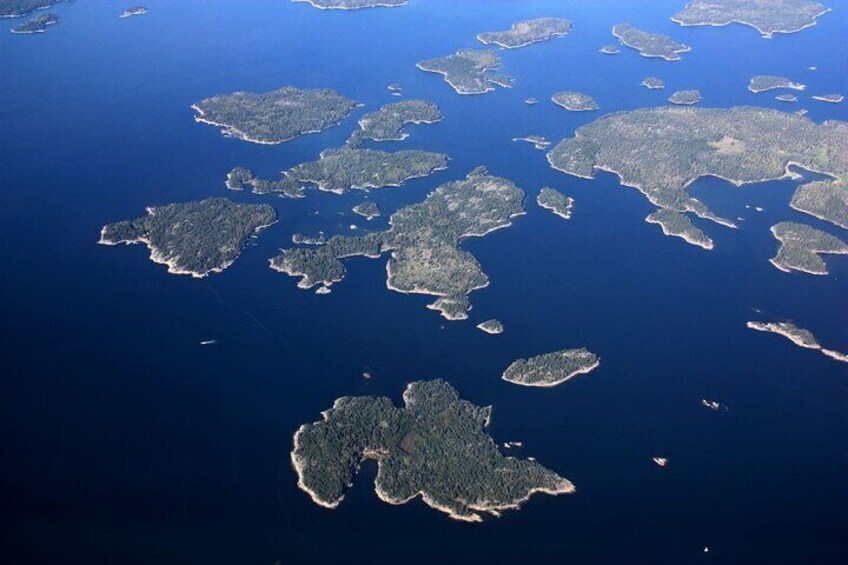 Spectacular views above the archipelago