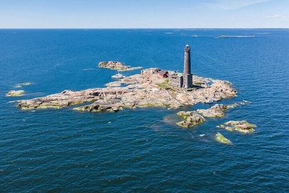 Bengtskär Lighthouse and Helsinki Private Helicopter Tour
