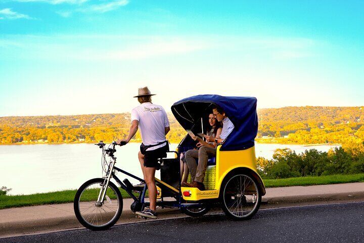 Grandview Drive Postcard Tour Experience