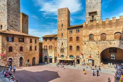 Private 10 Hour Tour of Siena and San Gimignano from Rome