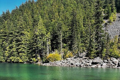 Lindeman and Chilliwack Lakes Sightseeing Tour
