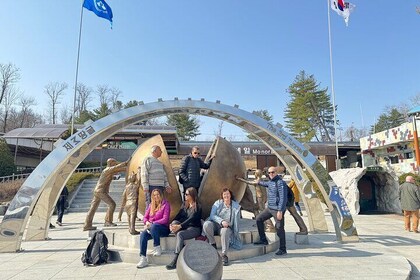 Korea DMZ Private Tour with War Memorial Tour as Service