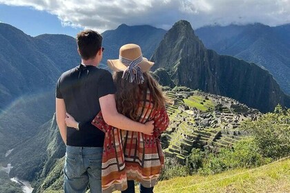 Private Guided Tour of Machu Picchu from Aguas Calientes