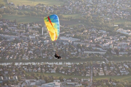 Tandem Paragliding Flight City and Alpine Views in Salzburg