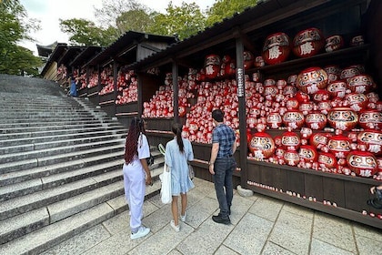 Osaka: Katsuo-ji Temple with Hundreds of Daruma Figures