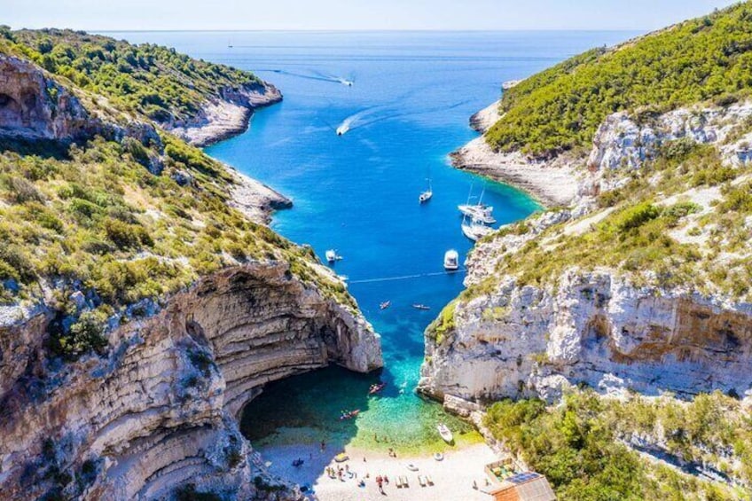 Stiniva beach