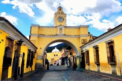 2-Day Tour: Antigua Guatemala, Lake Atitlan and Hobbitenango