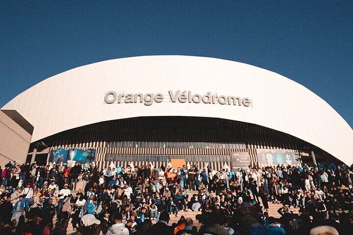Tour Sport in Marseille: Hiking and Stade Velodrome
