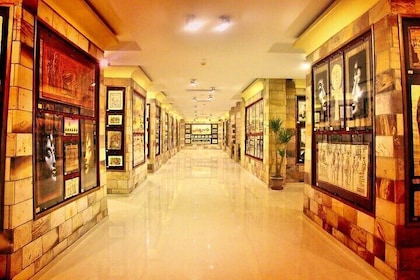 Private Guided Shopping Tour with Evening Transport – Hurghada