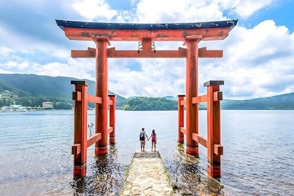 Hakone & Mount Fuji Day Trip:Lake Ashi Torii Gate & Oshino Hakkai