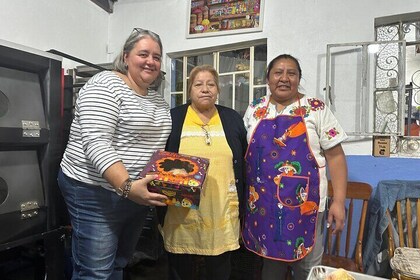 Tasting and preparation of Mexican Chilean Sauces in MX City
