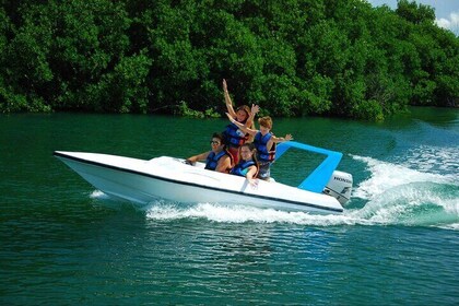 Speedboat and Snorkelling Adventure in Cancun