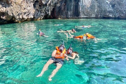 Small Group Speedboat Trip to Angthong Marine Park from Samui